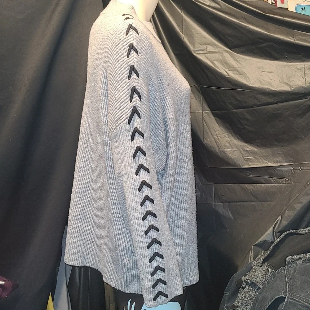 Tahari Light Gray Ribbed Turtleneck Sweater with Sleeve Button Detail - Picture 2 of 7